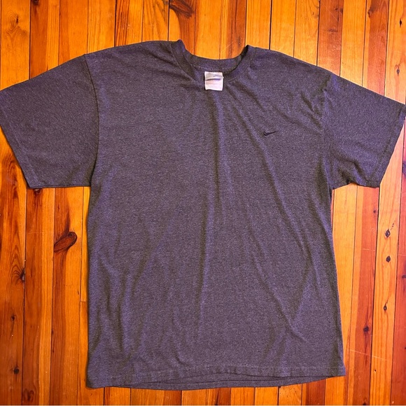Vintage Nike T-Shirt Y2K Silver Tag Embroidered Mini Swoosh - Picture 1 of 6
